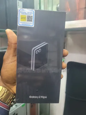 New Samsung Galaxy Z Flip6 256 GB Black