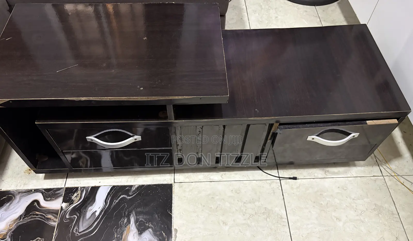 Console/Center Table