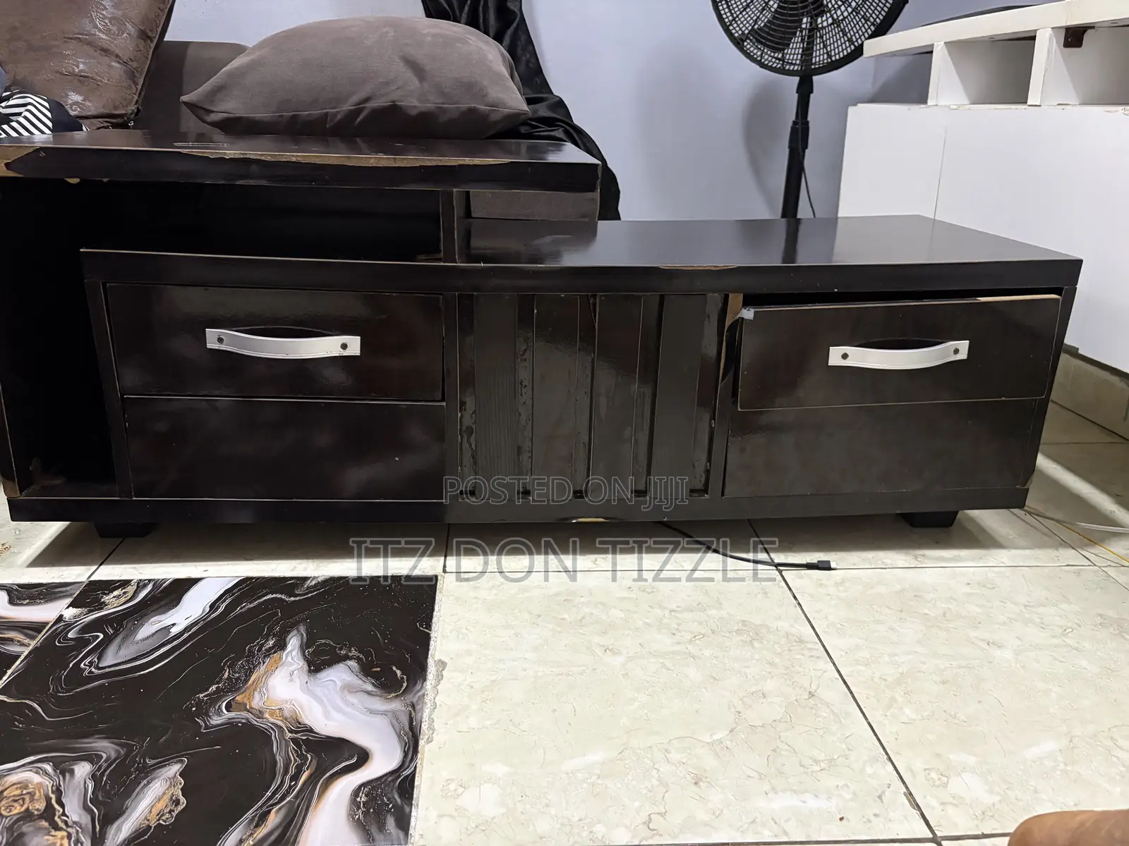 Console/Center Table