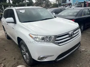 Toyota Highlander Limited 3.5L 2WD 2013 White