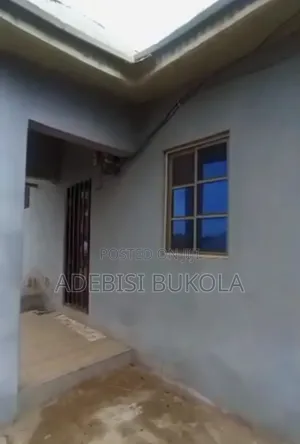 4bdrm Bungalow in Jikwoyi Community for sale