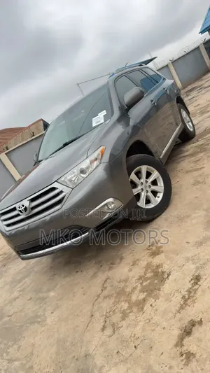Toyota Highlander Limited 2012 Green