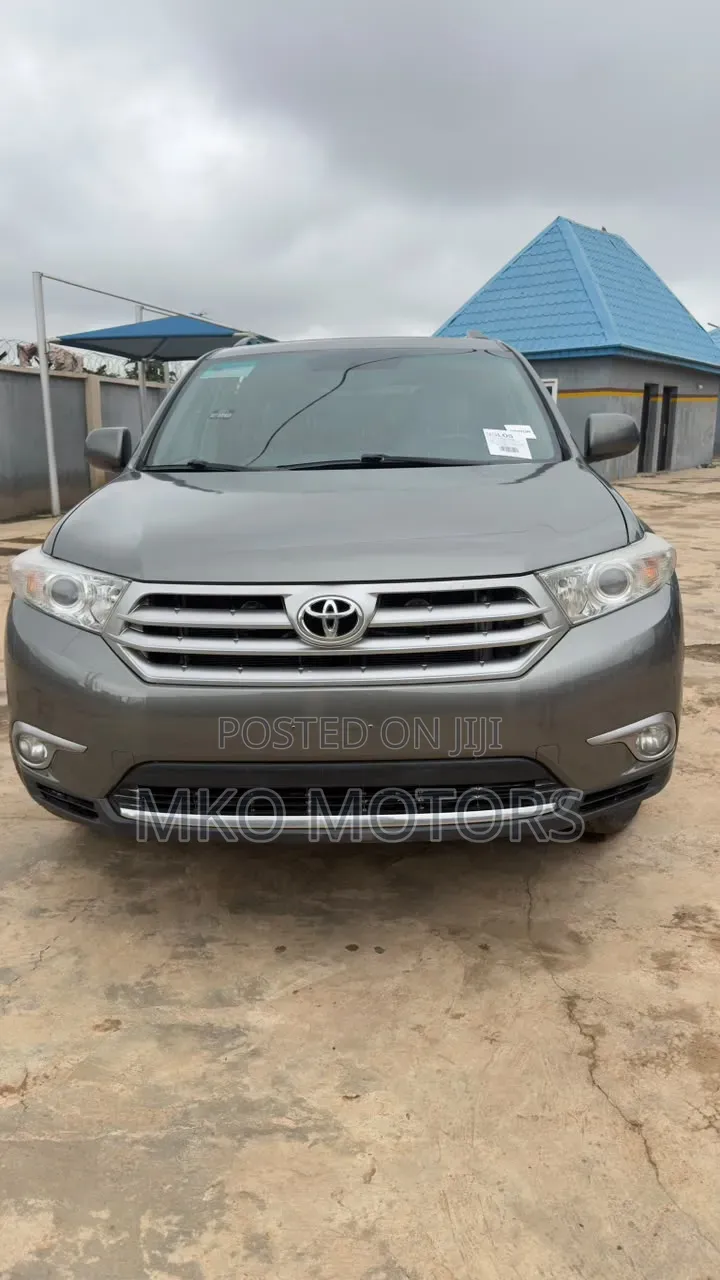 Toyota Highlander Limited 2012 Green