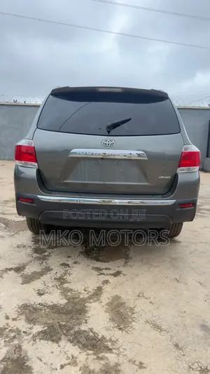 Toyota Highlander Limited 2012 Green