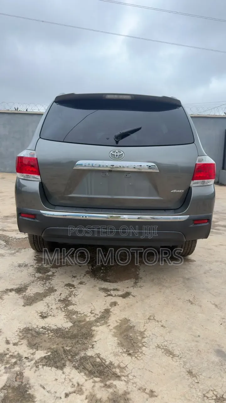 Toyota Highlander Limited 2012 Green