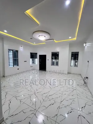 4bdrm Duplex in Chevron for rent