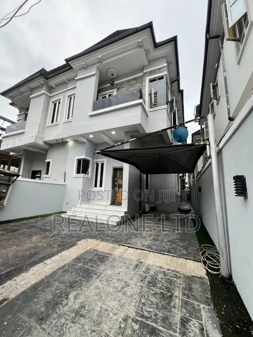 4bdrm Duplex in Chevron for rent