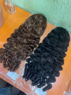 13*4 Burmese Curls 24" Blend Wig. Natural Col P4/30