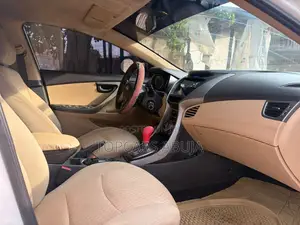 Hyundai Elantra 2012 White