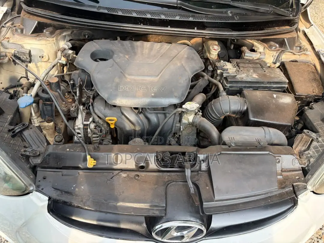 Hyundai Elantra 2012 White
