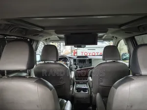 Toyota Sienna 2012 Brown