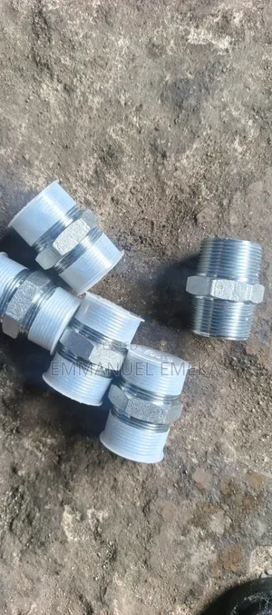 11⁄4" Steel Hex Nipples