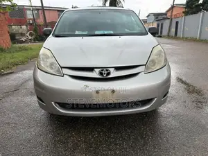 Toyota Sienna 2006 Silver