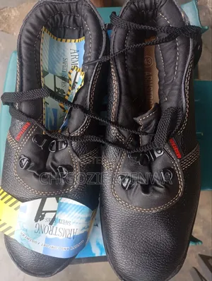 Safety Shoes Size 43