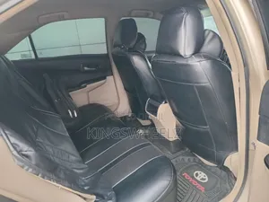 Toyota Camry LE 4dr Sedan (2.5L 4cyl 6A) 2013 Gold