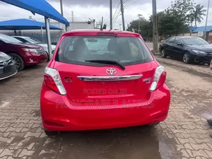 Toyota Yaris 2014 Red