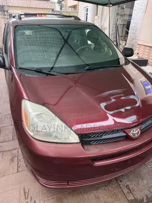 Toyota Sienna 2005 Maroon