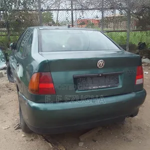 Volkswagen Polo 2005 Green