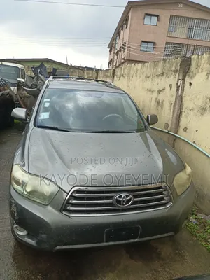 Toyota Highlander 2010 Green
