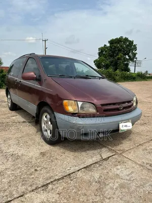 Toyota Sienna 2001 Red