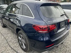 Mercedes-Benz GLC-Class 2021 Blue