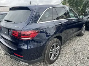 Mercedes-Benz GLC-Class 2021 Blue