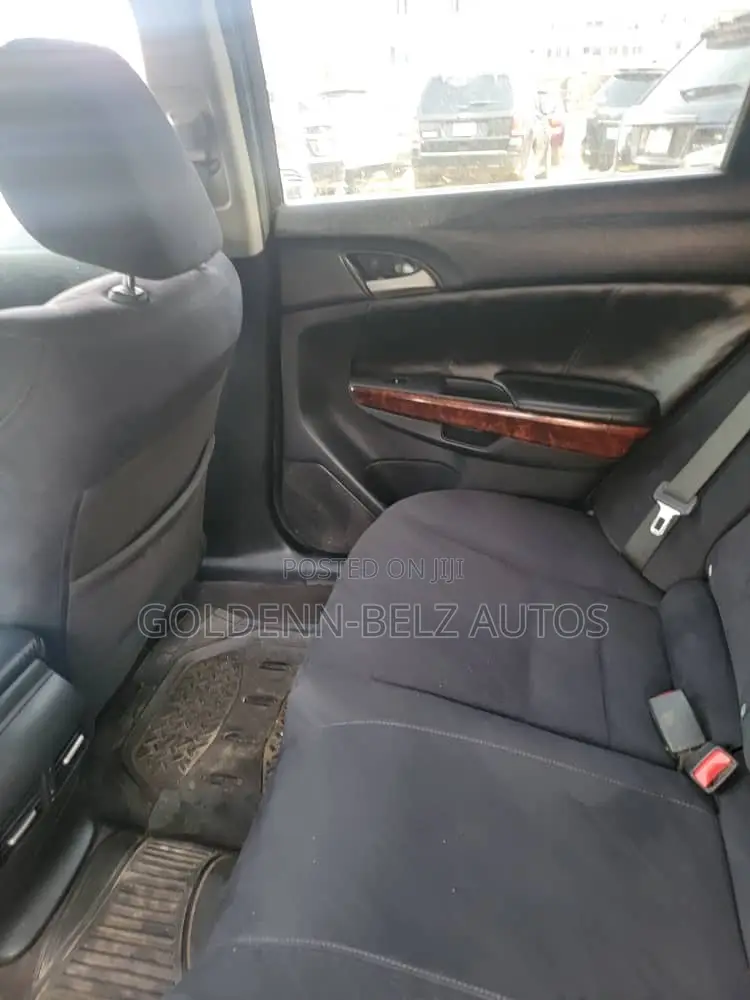 Honda Crosstour 2010 Silver