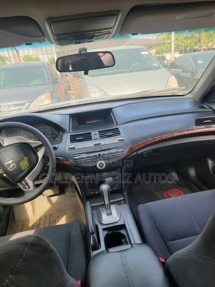 Honda Crosstour 2010 Silver