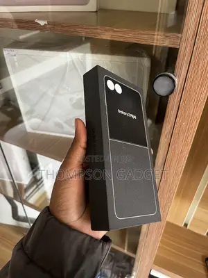 New Samsung Galaxy Z Flip8 256 GB Black