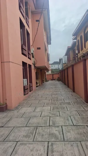 3bdrm Block of Flats in River Valley Estate for sale