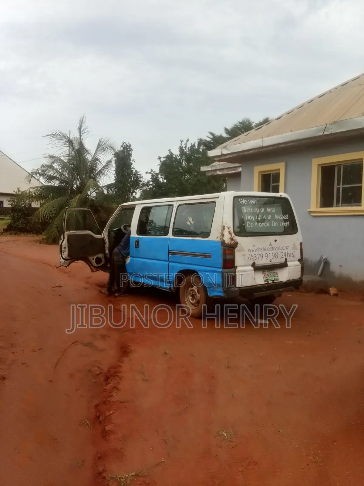 Mitsubishi L300 2008 Blue