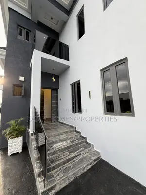 4bdrm Duplex in Idu Industrial for rent