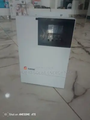 SRNE 1.5kW 12V Solar Hybrid Inverter