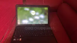 Laptop Toshiba Satellite C665 3GB Intel Core i3 HDD 500GB