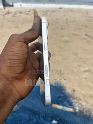 Apple iPhone 16 128 GB White