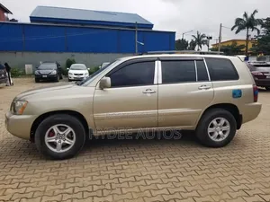 Toyota Highlander 2004 Gold
