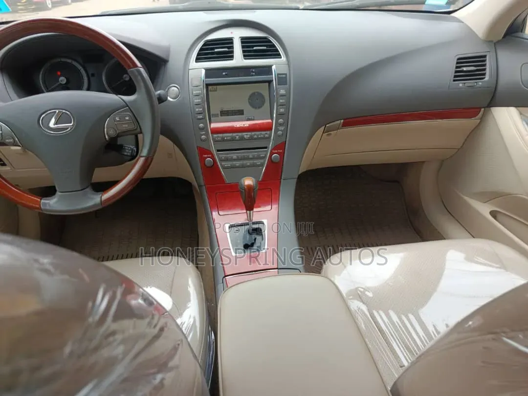 Lexus ES 350 2011 Gold