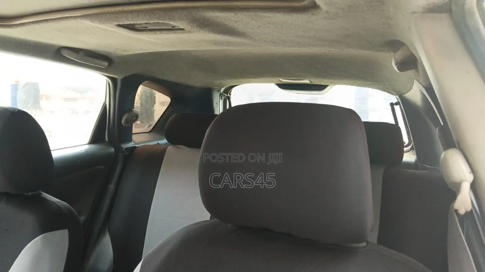 Pontiac Vibe Automatic 2003 White