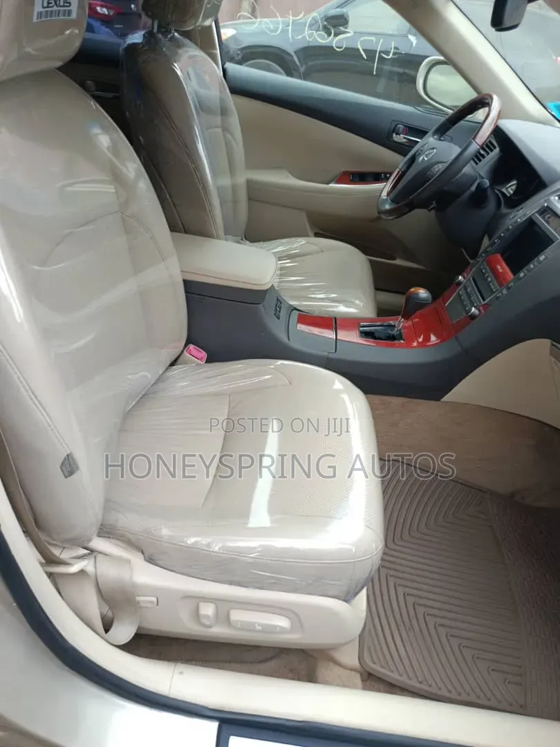 Lexus ES 350 2011 Gold