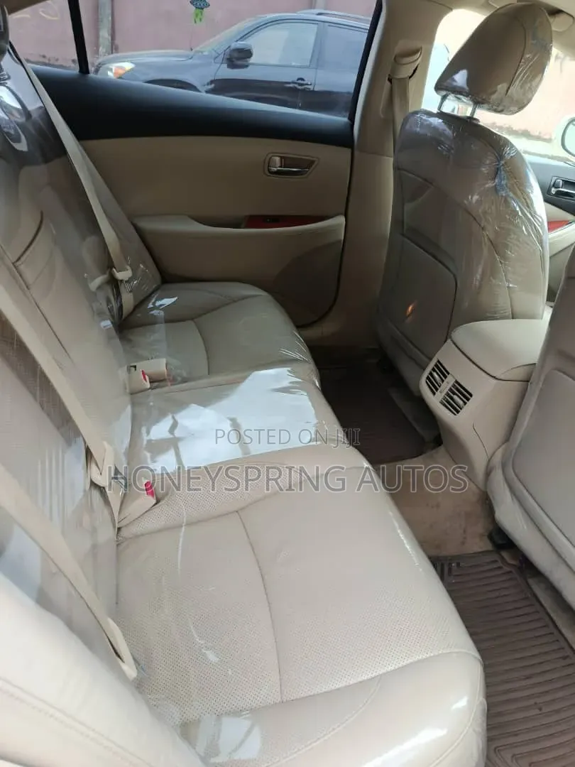 Lexus ES 350 2011 Gold