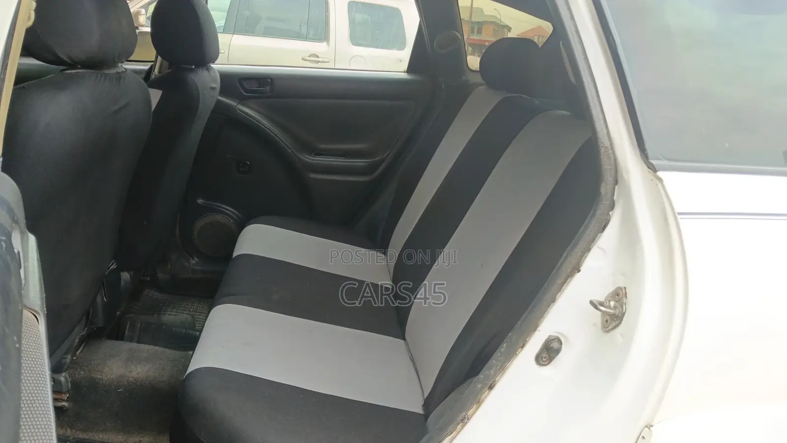 Pontiac Vibe Automatic 2003 White