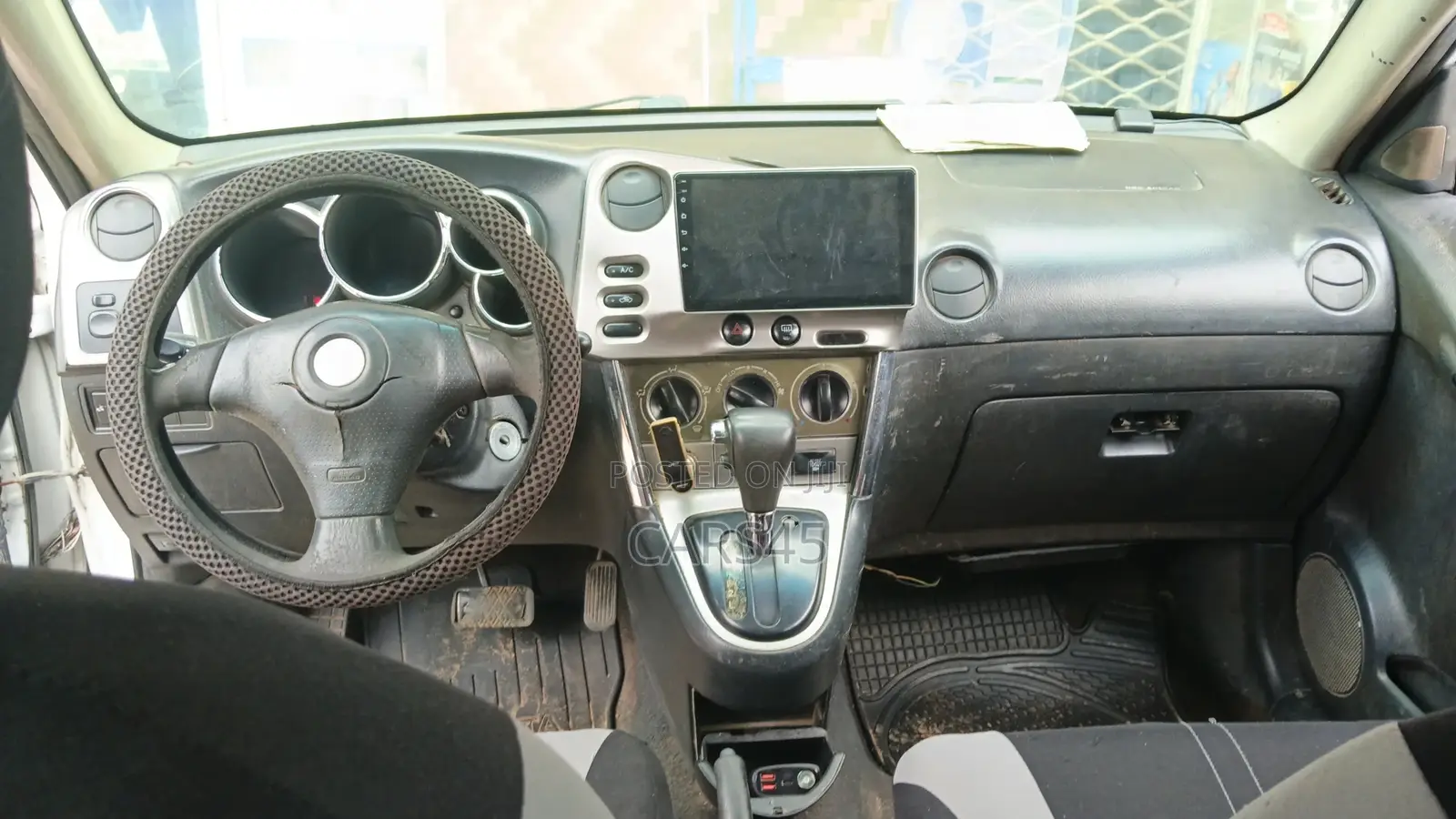 Pontiac Vibe Automatic 2003 White