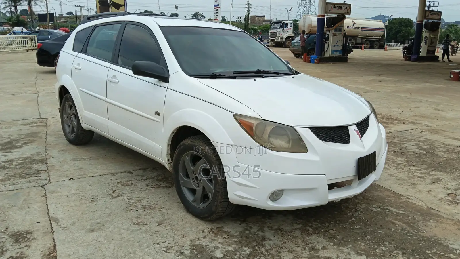 Pontiac Vibe Automatic 2003 White