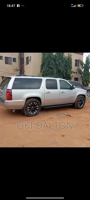 Chevrolet Suburban LS 1500 2012 Gray