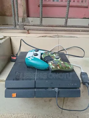 Play Station 4