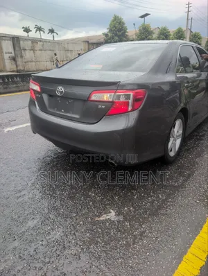 Toyota Camry LE 4dr Sedan (2.5L 4cyl 6A) 2012 Gray