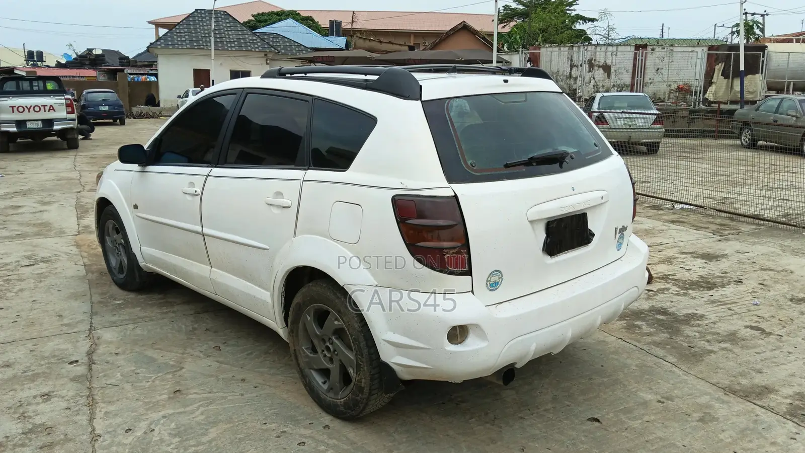 Pontiac Vibe Automatic 2003 White