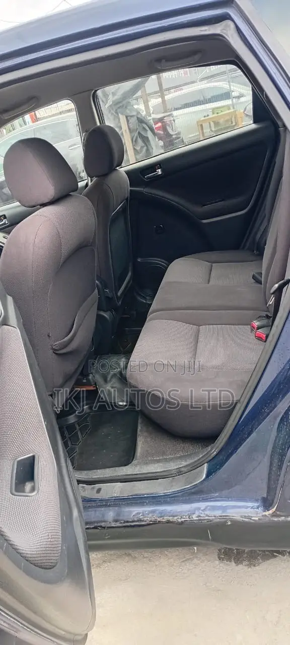 Toyota Matrix 2004 Blue