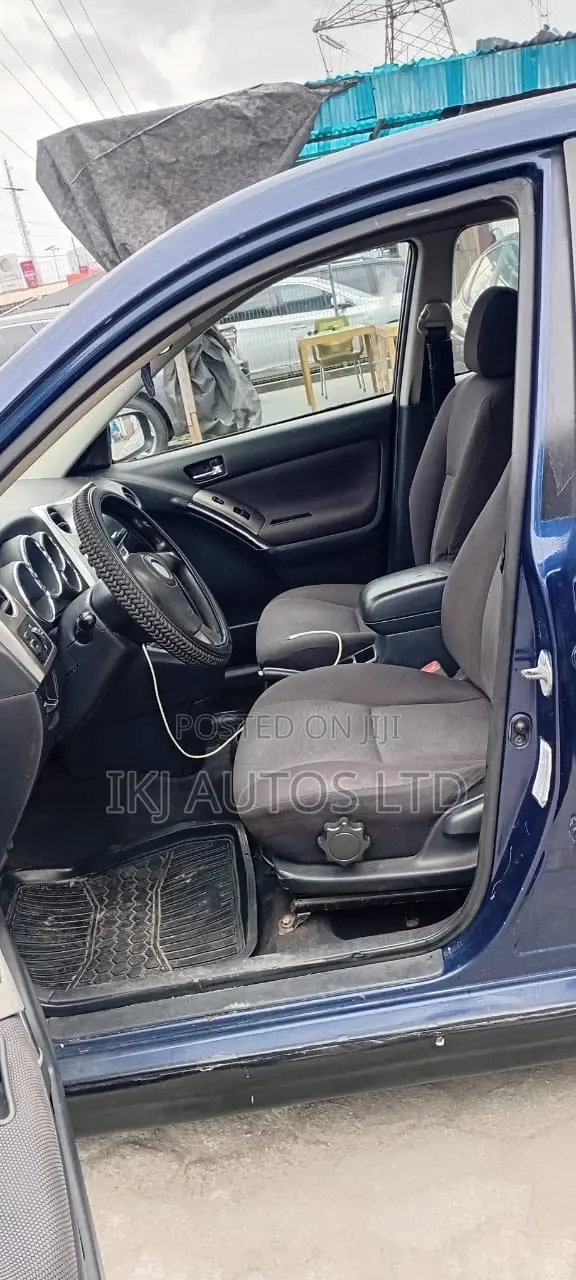 Toyota Matrix 2004 Blue