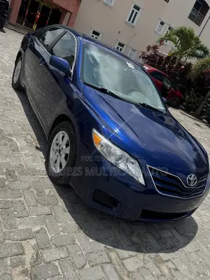 Toyota Camry LE 4dr Sedan (2.5L 4cyl 6A) 2011 Blue